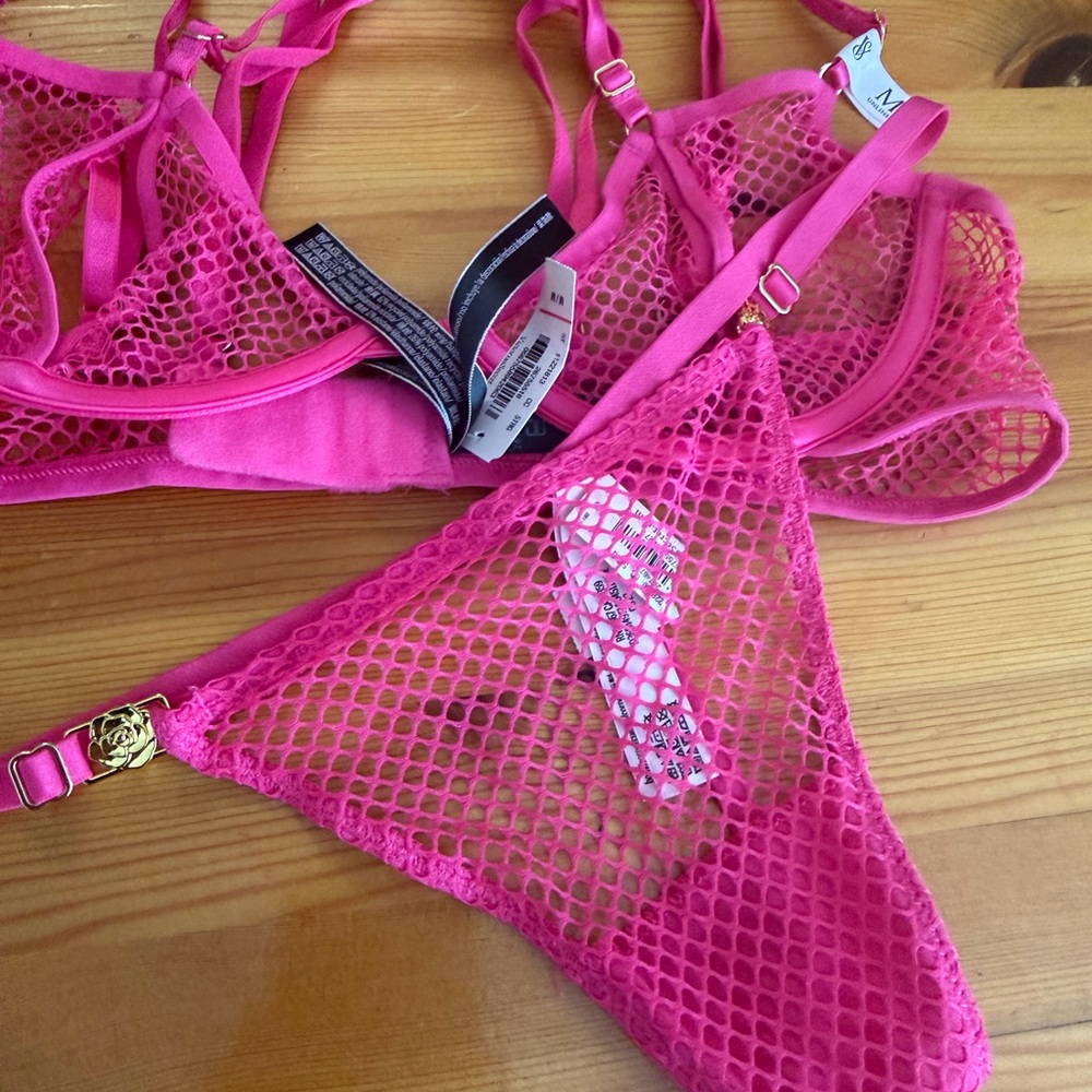 VICTORIAs SECRET Low Cut Demi BRA thong Set Pink Fishnet Open Cup gold NWT small - Picture 4 of 7